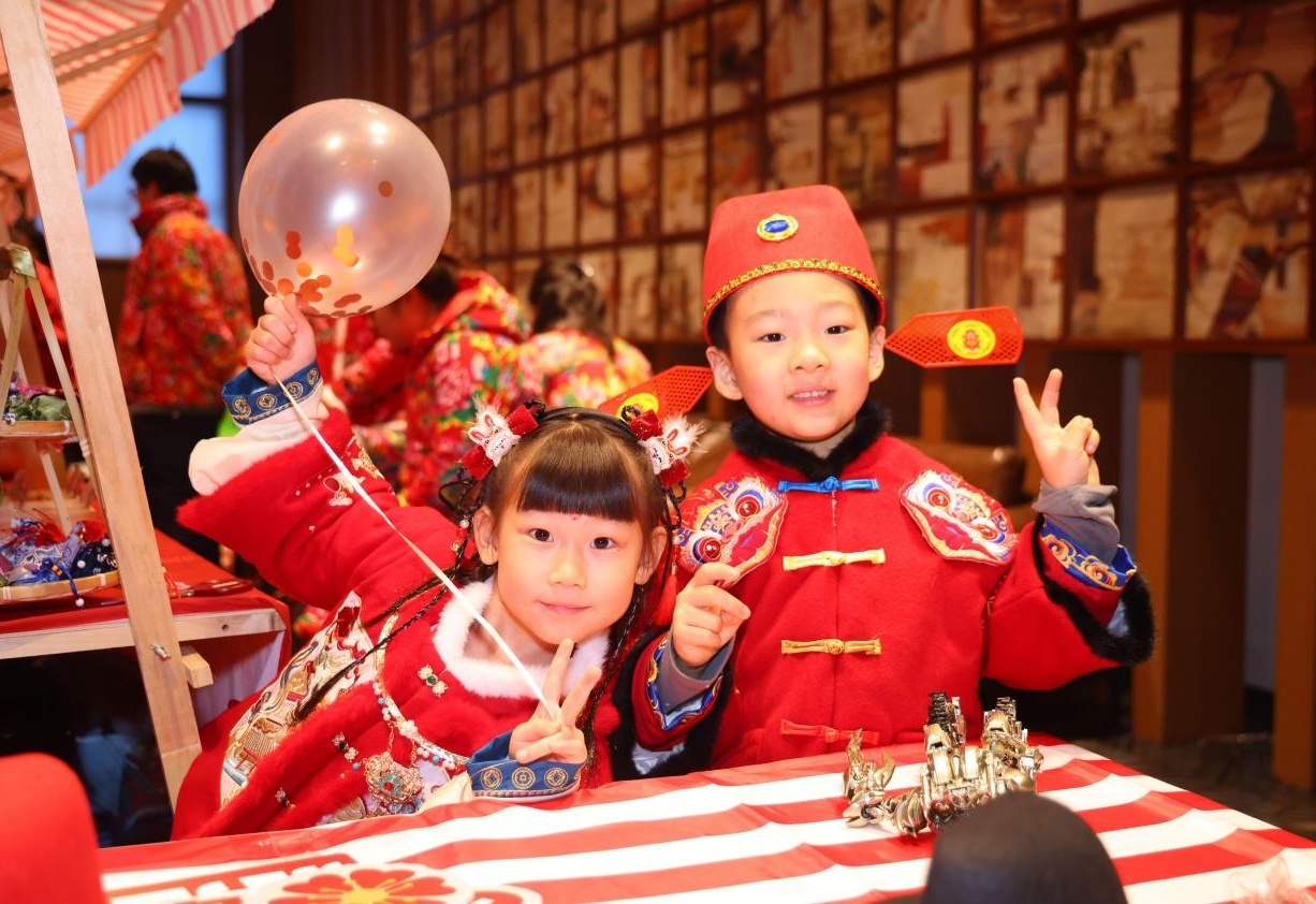 《《无法满足》意大利》是电影还是小说_讲的是什么故事？图片